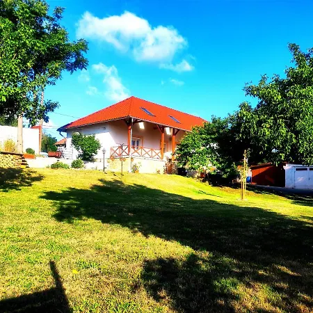 Szandra Vendeghaz Apartament *