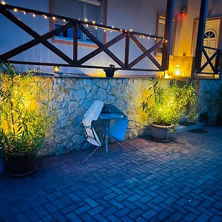 Szandra Vendeghaz Apartment